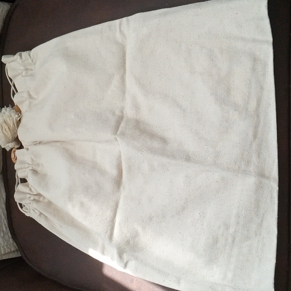 Cream Embroidered Storage Bag - Picture 4 of 4